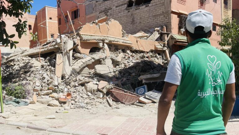 earth quake aid 13